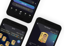 Uma visão recortada e angular de três telas de celular mostrando o menu de lances na interface do aplicativo FC Companion.