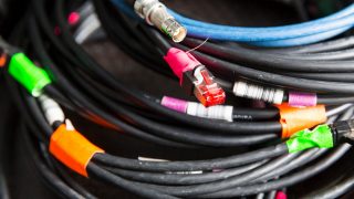 Rullar med fiberoptisk kabel