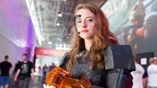 Fille en cosplay Mass Effect