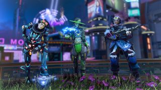 Trois personnages stylisés se tiennent dans une ville futuriste éclairée au néon : une silhouette en armure bleue avec des lunettes de protection, un personnage en tenue verte avec une main lumineuse et une tireuse d'élite en armure hivernale. Des fleurs roses et de l'herbe sont à leurs pieds.