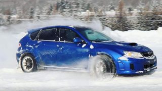 AR12Gaming powersliding his Subaru in the Canadian winter